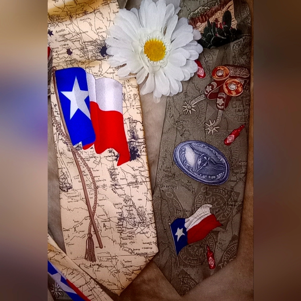 2 TEXAS TIES: Tabasco, Roundtree Neck Tie